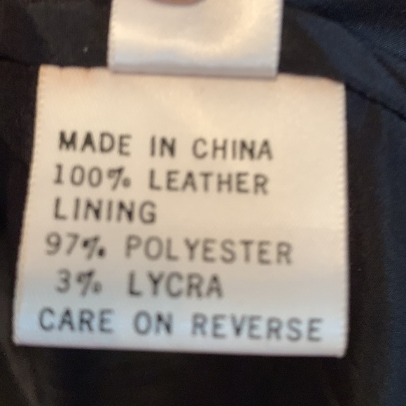 CLASSY & SEXY St. John Sport w/ pockets. Immaculate condition. Bright Red - Picture 11 of 13